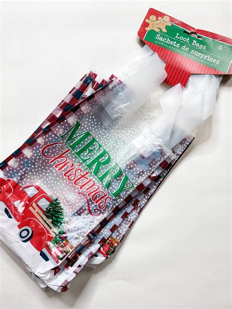 dollar tree christmas gift bags.